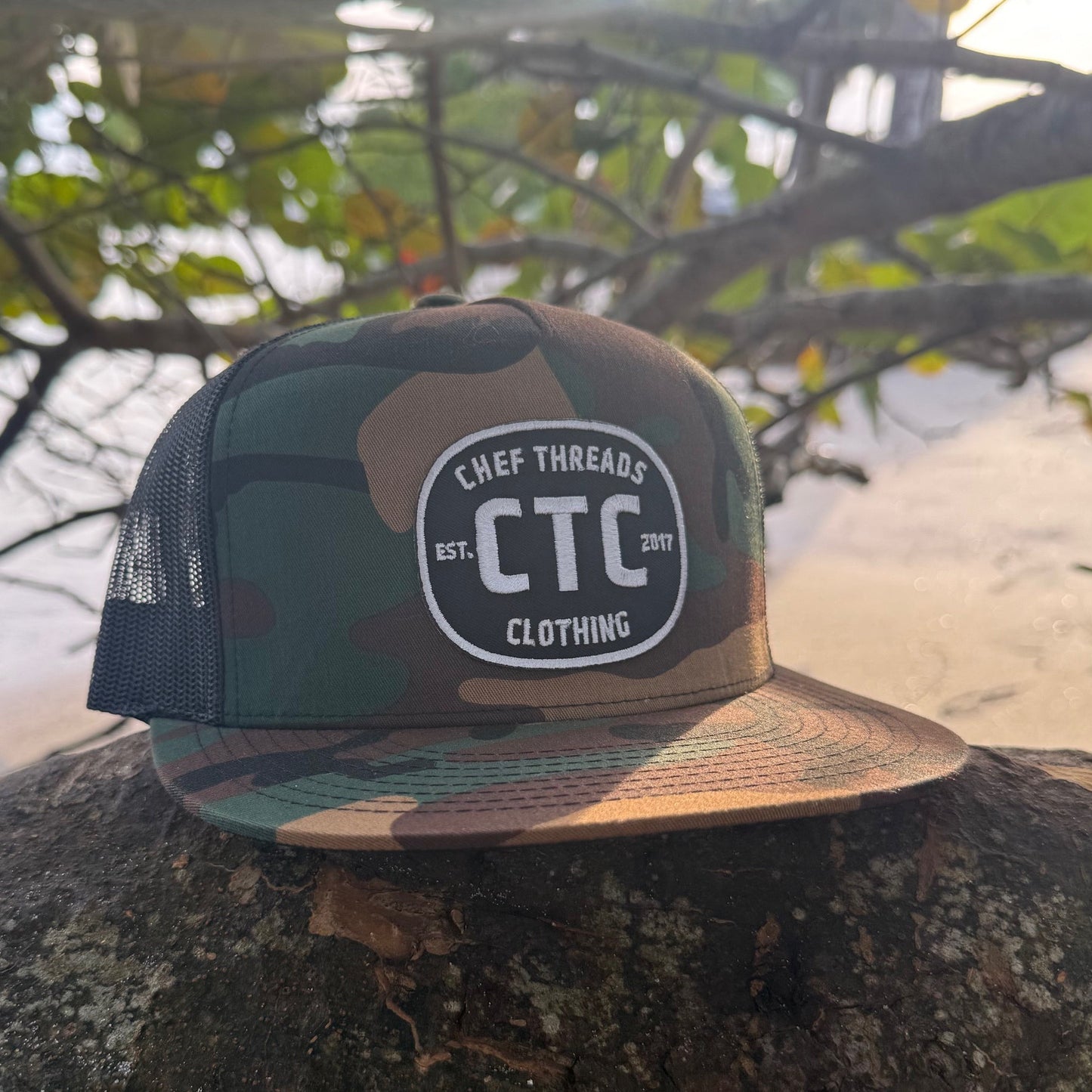 Flat Brim Trucker (Camo / Black)