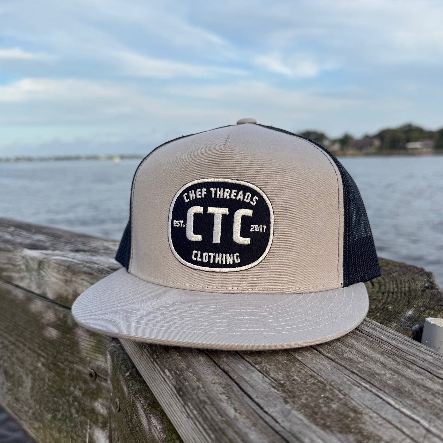 Flat Brim Trucker (Silver / Black)